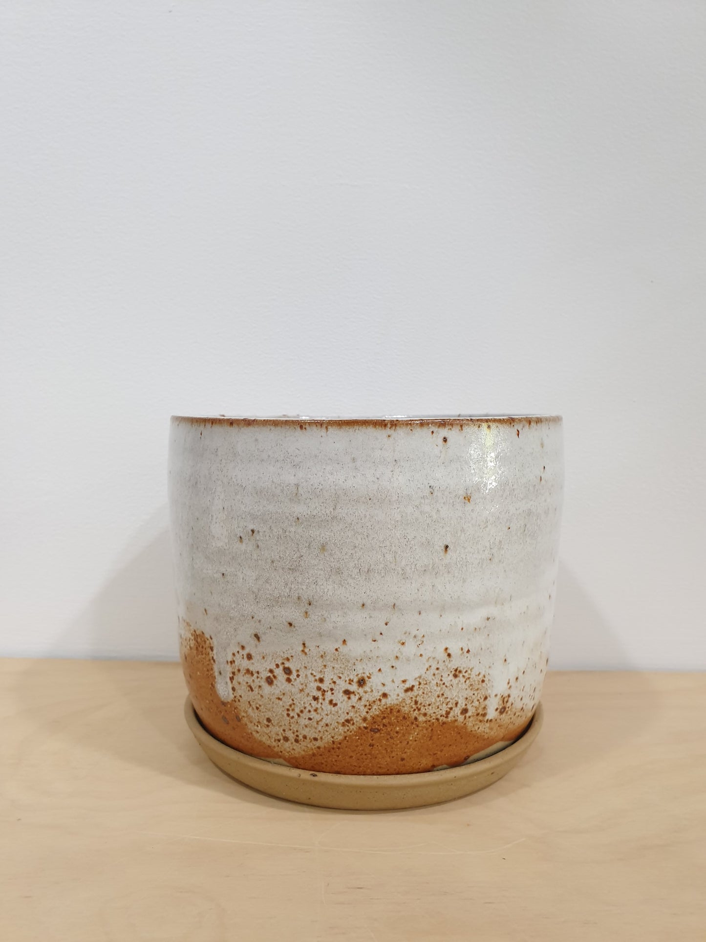 Glacier Stoneware Planter + Saucer Medium